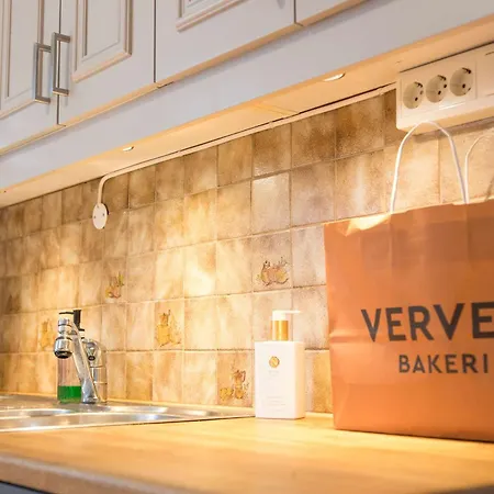 Spacious With A Great View Over Τρόμσο