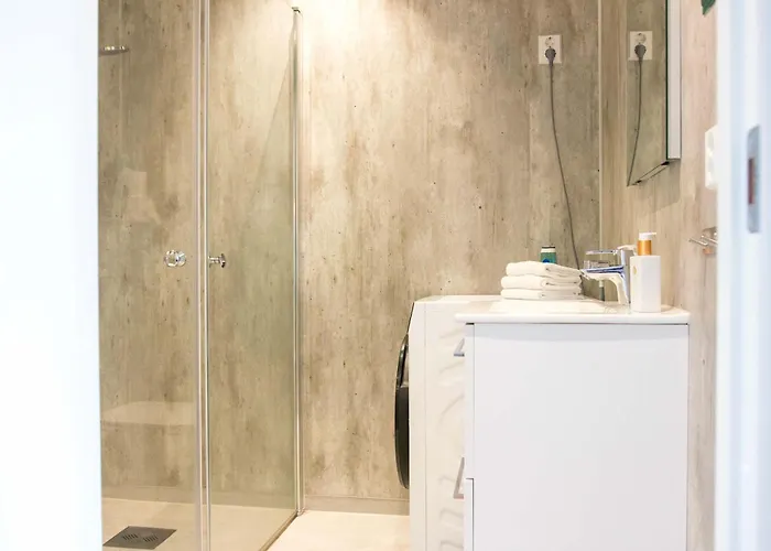 Spacious With A Great View Over Apartamento Tromsø