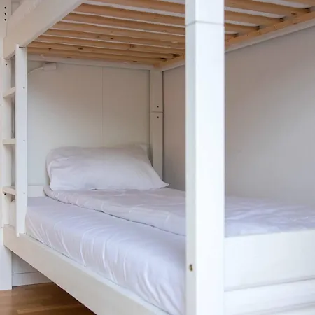 Spacious With A Great View Over Tromsø